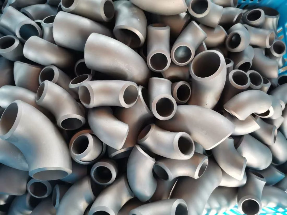 Titanium elbow and titanium pipe fittings