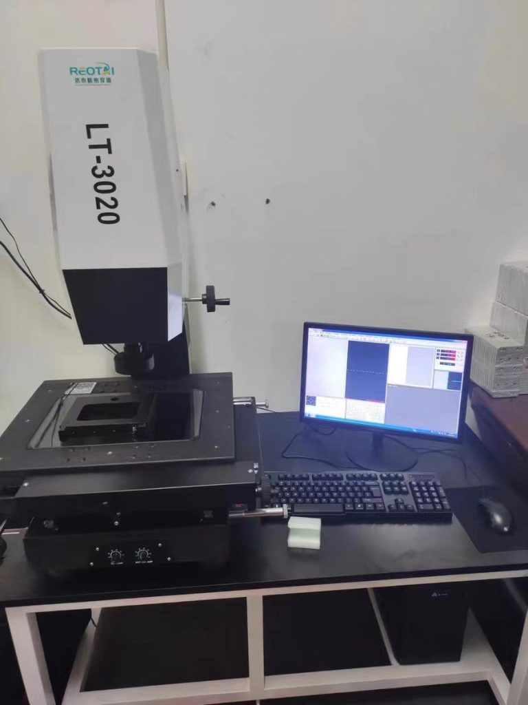 Optical measuring instrument in the QC lab